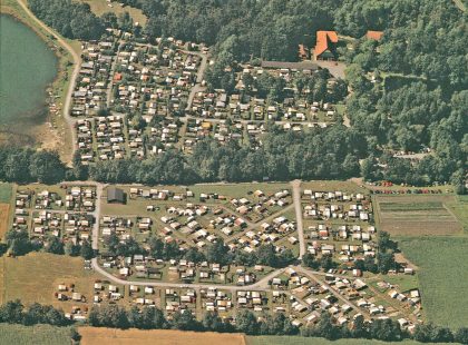 Alte-Luftbildaufnahme-vom-Campingplatz-Apelhof